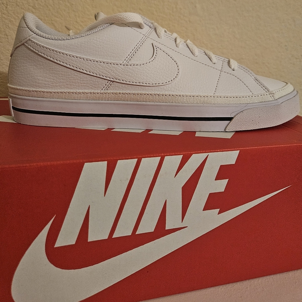 Nike Court Legacy